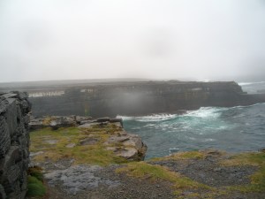 Ritratt: http://shannoncity.wordpress.com/2010/02/08/lovers-on-aran/